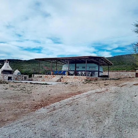 Апартаменты Caravan Fishing Spot Porto Roxa Agios Leon