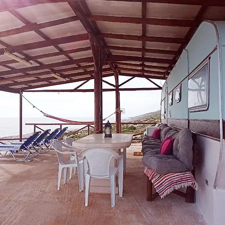 Caravan Fishing Spot Porto Roxa Апартаменты Agios Leon